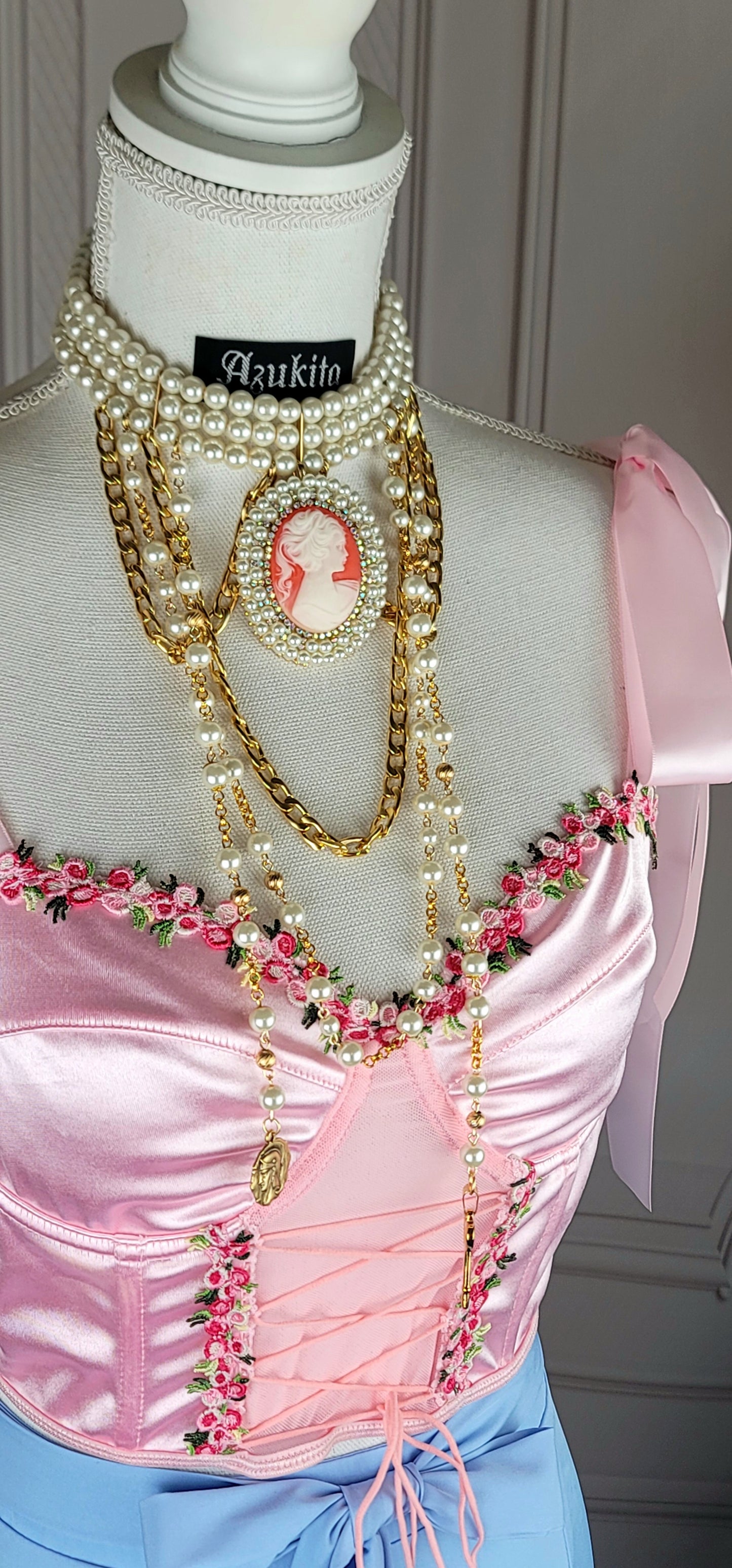 VINTAGE NECKLACE