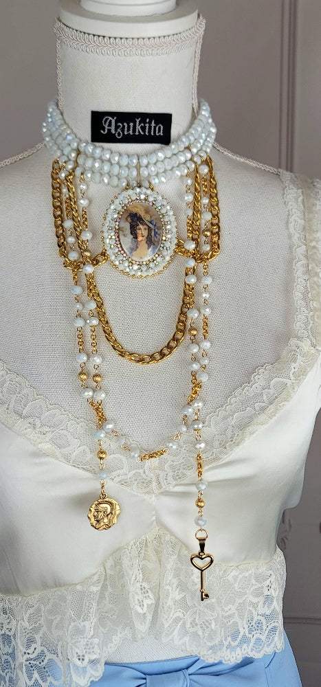 VINTAGE NECKLACE