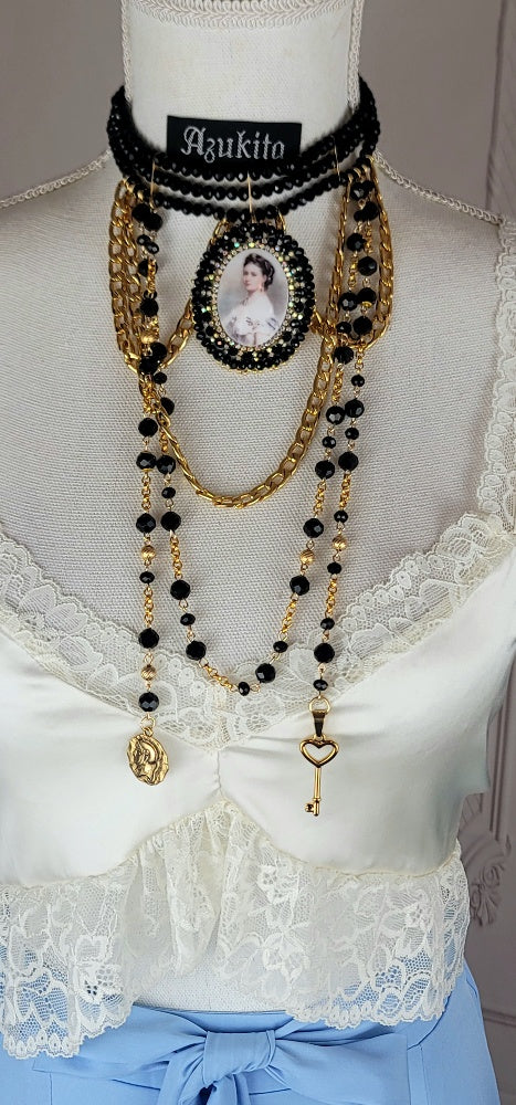 VINTAGE NECKLACE