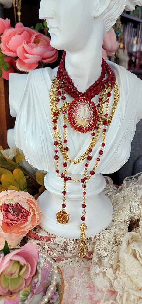 RED VINTAGE NECKLACE