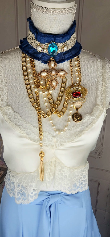 HERALDIC CHOKER